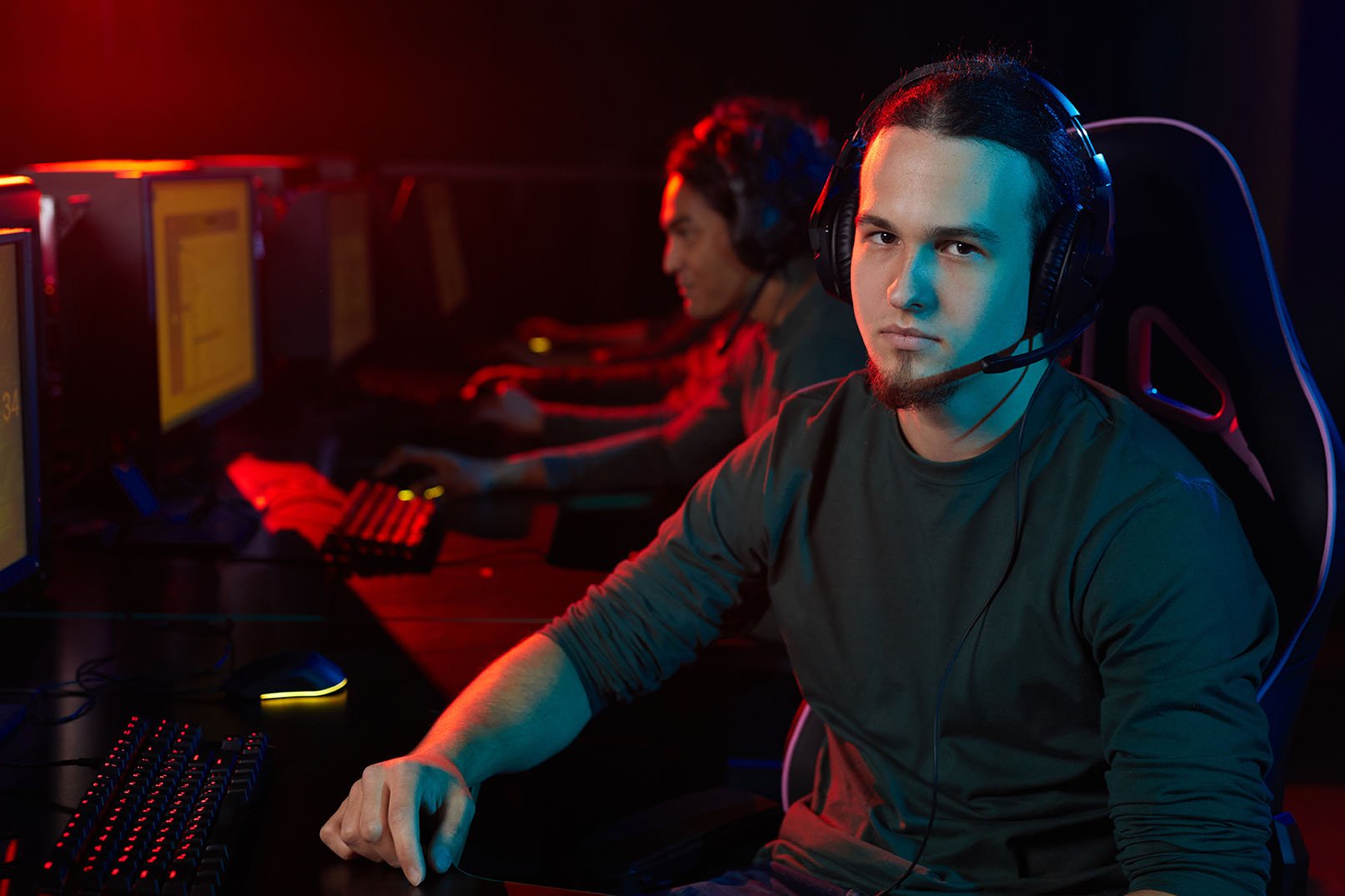 gamer-in-computer-club-2023-11-27-05-13-05-utc