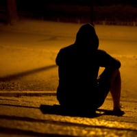 man_lonely_park_night_dark_mystery_alone_male-623883-1